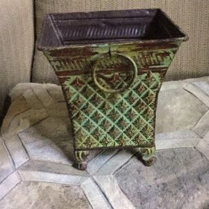 Metal Tuscan planter box staging Airbnb lodge cabin office spa salon garden